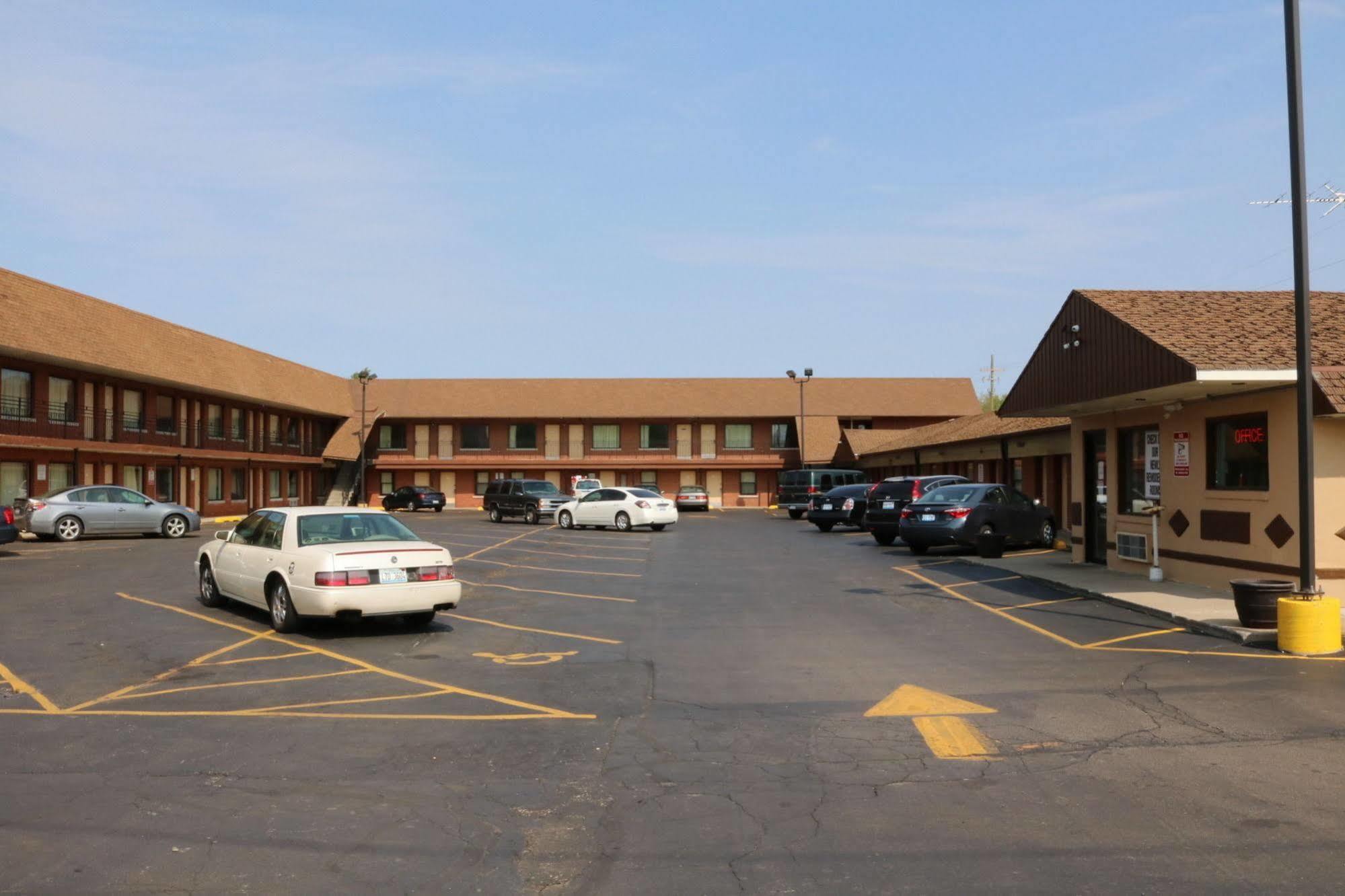 Miami Inn & Suites Oak Lawn Exterior photo